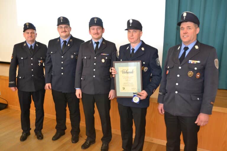 Silberne Ehrenplakette für Johannes Grasegger